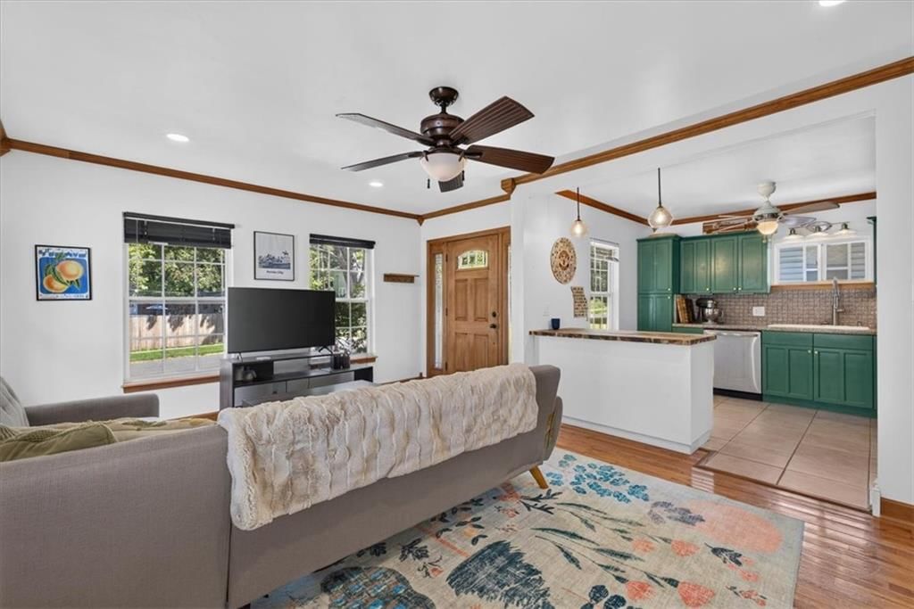 615 W 77th Street — photo 14