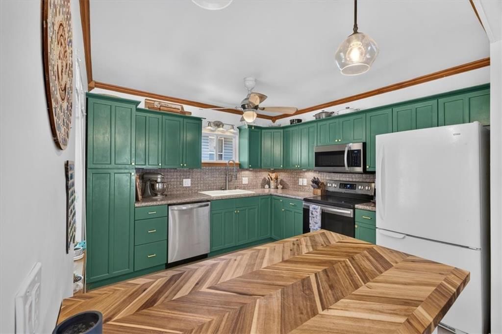 615 W 77th Street — photo 16