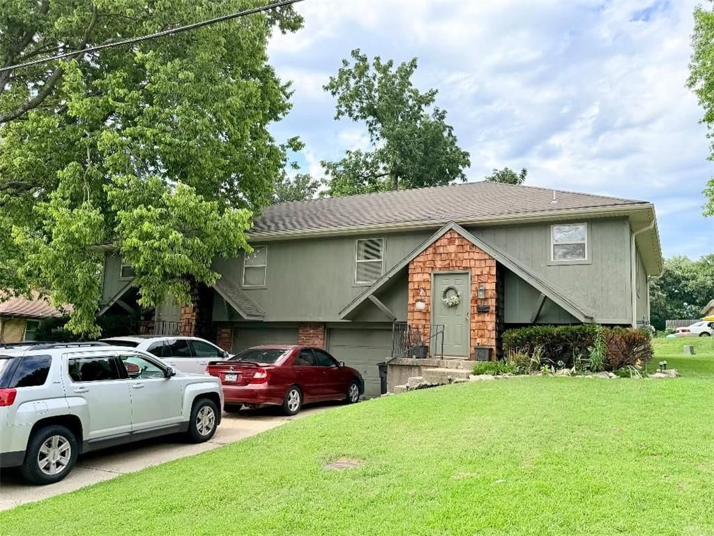 11426 & 11428 E 27th Street S, Independence, MO