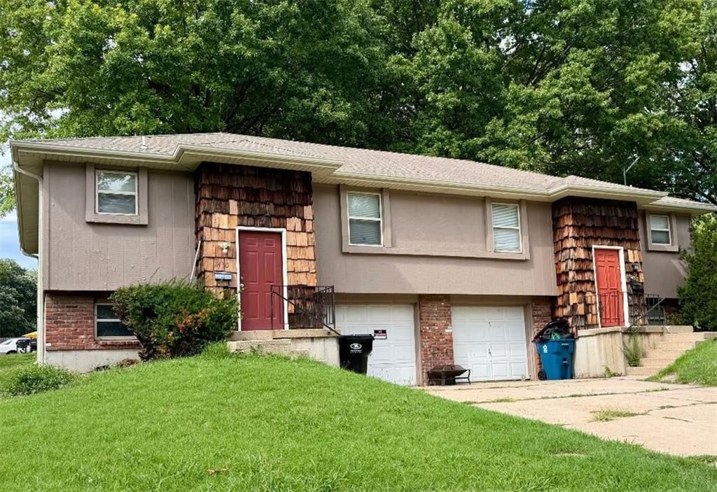 11426 & 11428 E 27th Street S, Independence, MO: listing photo 2