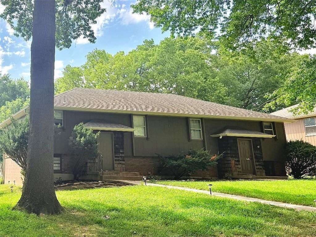 Photo 4 of 19 - 11426 & 11428 E 27th Street S, Independence, MO 64052
