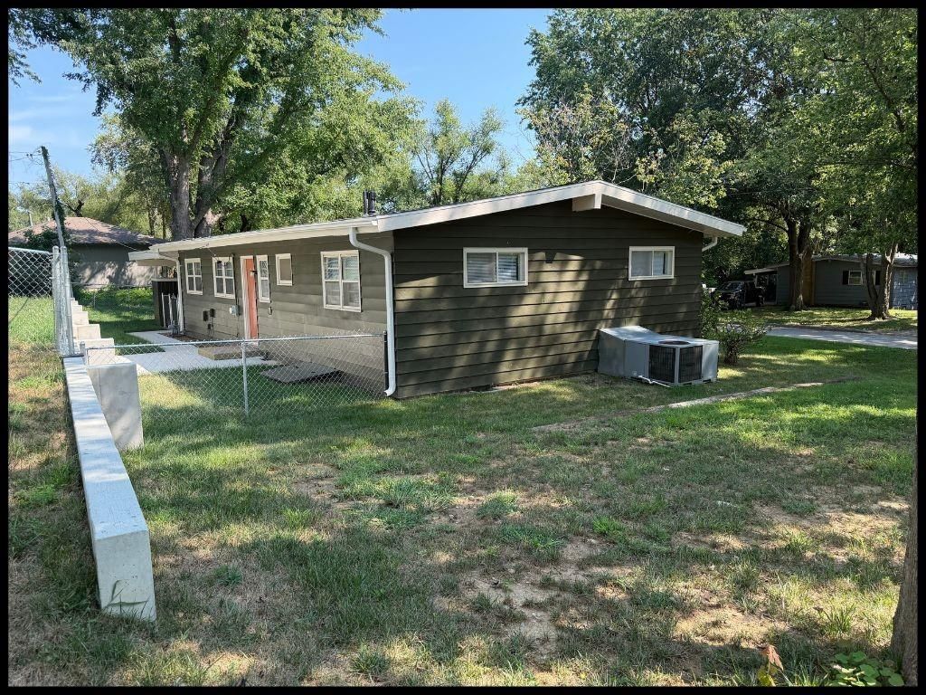 901 Anderson Street — photo 6