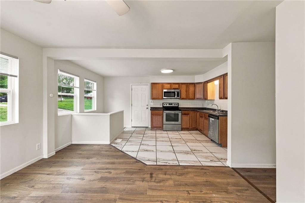5138 N CORRINGTON Avenue — photo 4
