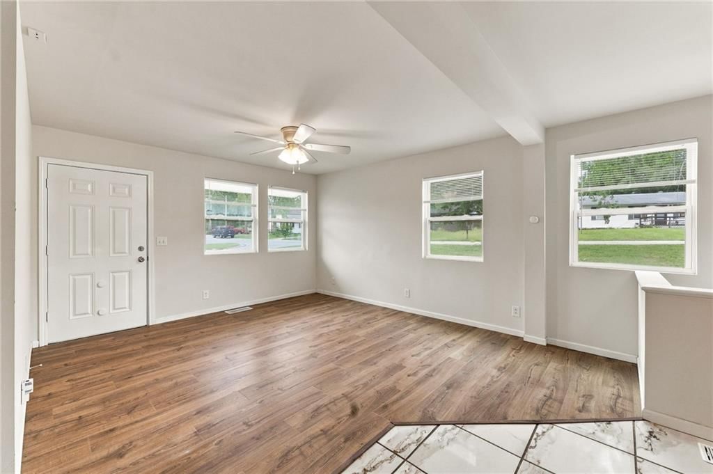 5138 N CORRINGTON Avenue — photo 6