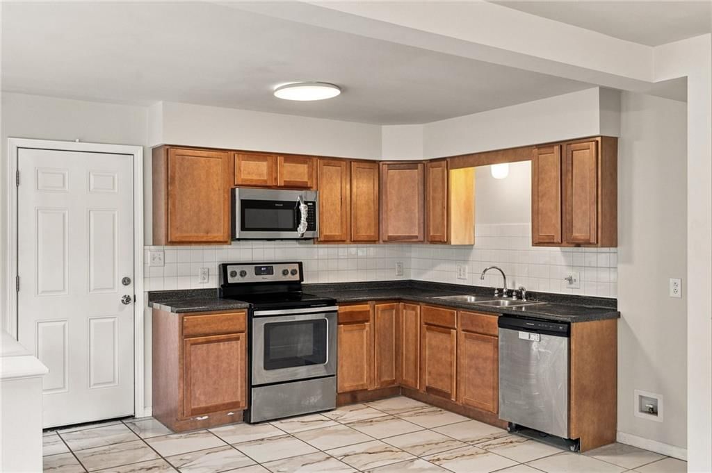 5138 N CORRINGTON Avenue — photo 7
