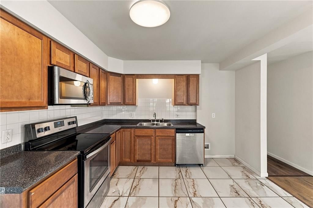 5138 N CORRINGTON Avenue — photo 8