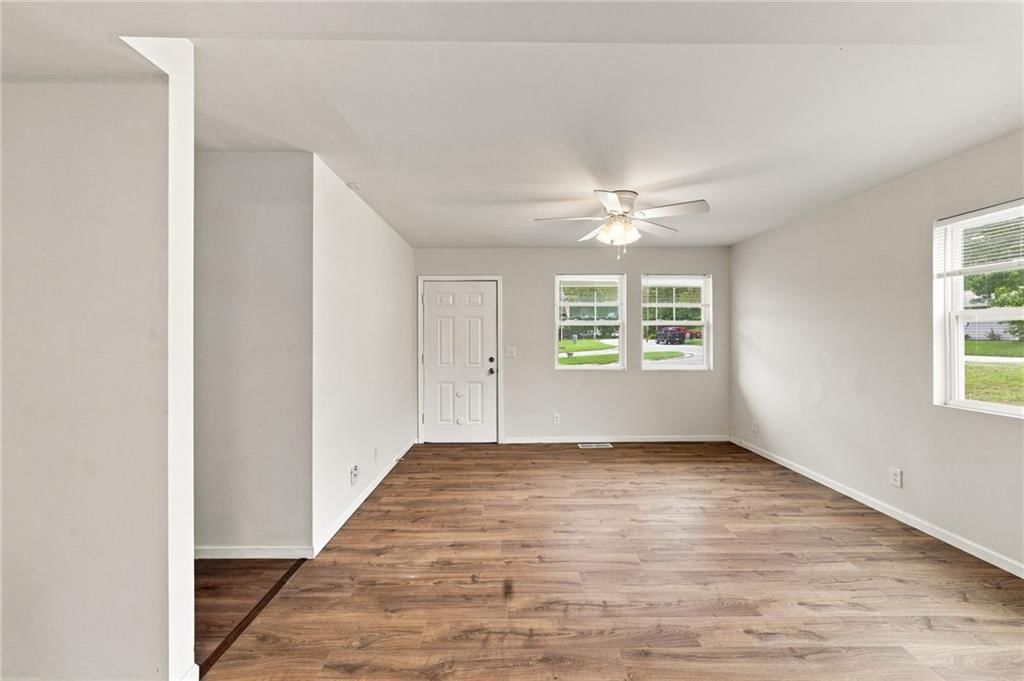 5138 N CORRINGTON Avenue — photo 10