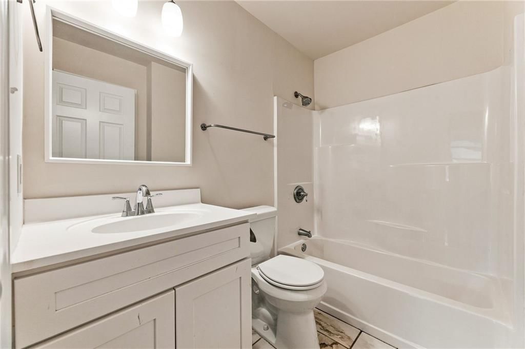 5138 N CORRINGTON Avenue — photo 13