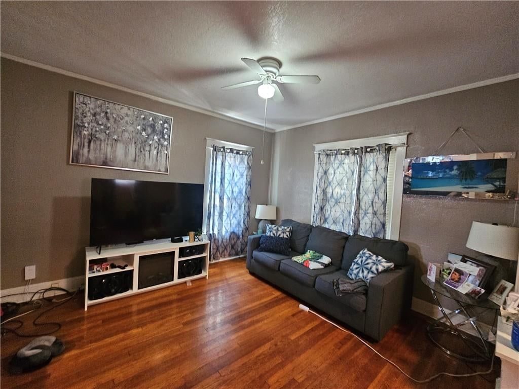 4027 Agnes Avenue — photo 9