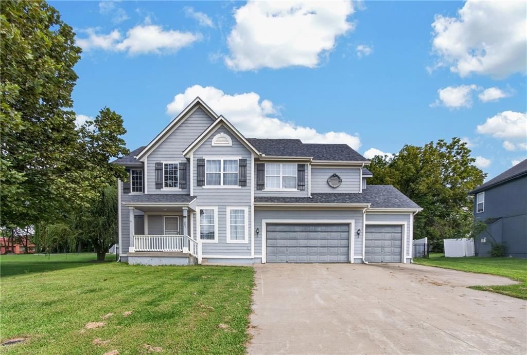 1003 Colonial Drive, Pleasant Hill, MO