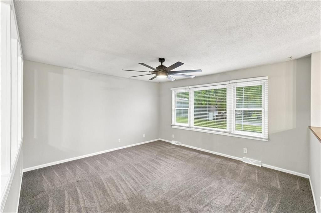 2100 E Taylor Drive — photo 6