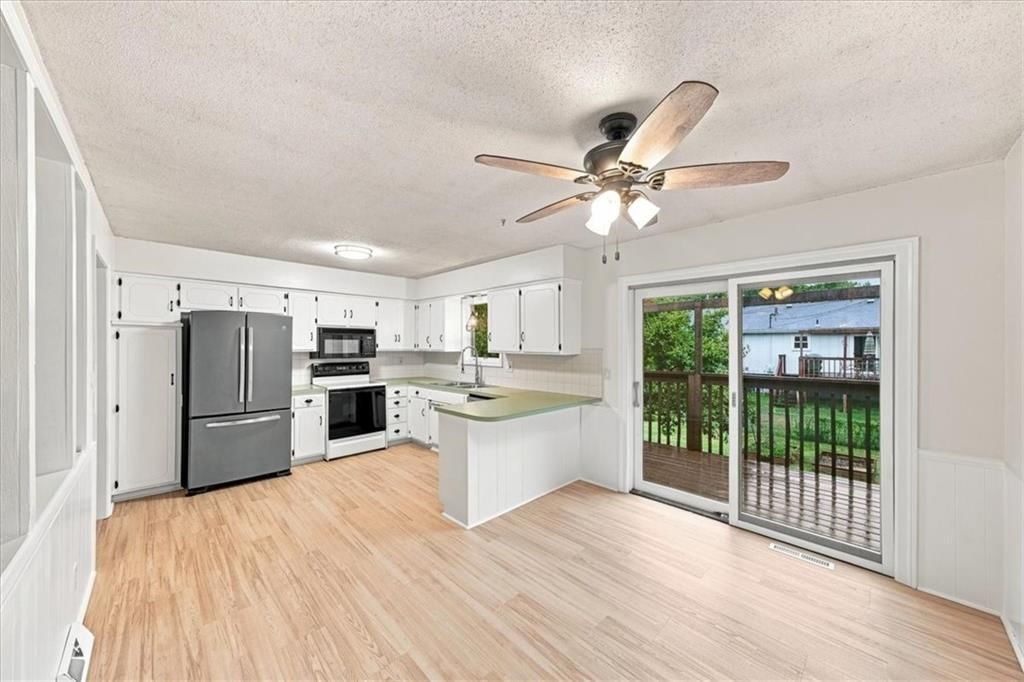 2100 E Taylor Drive — photo 9