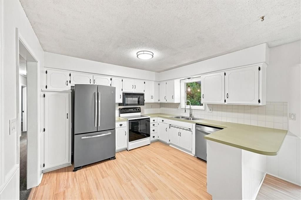 2100 E Taylor Drive — photo 10
