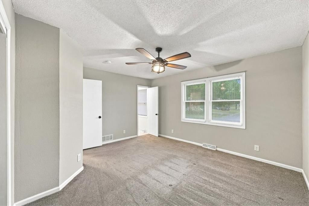 2100 E Taylor Drive — photo 18