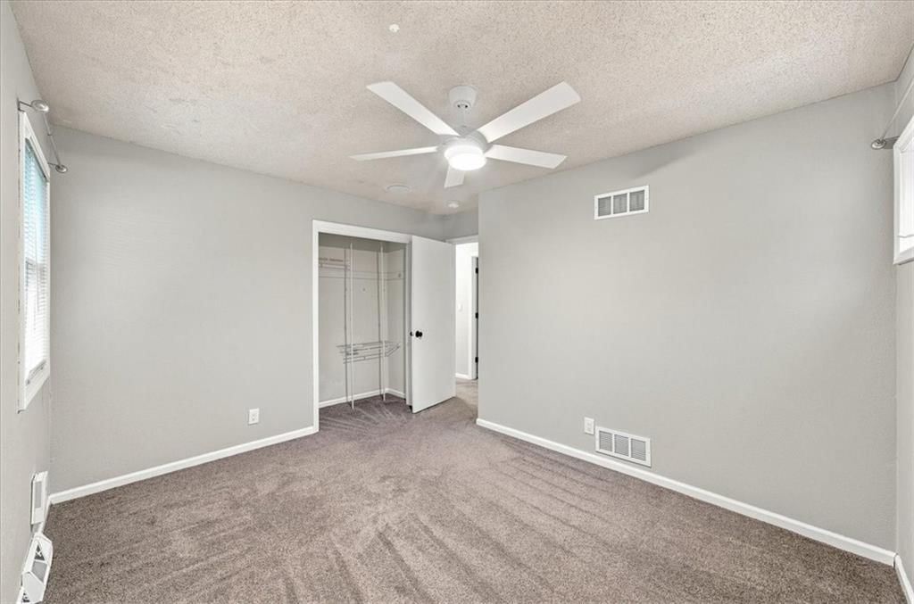 2100 E Taylor Drive — photo 21