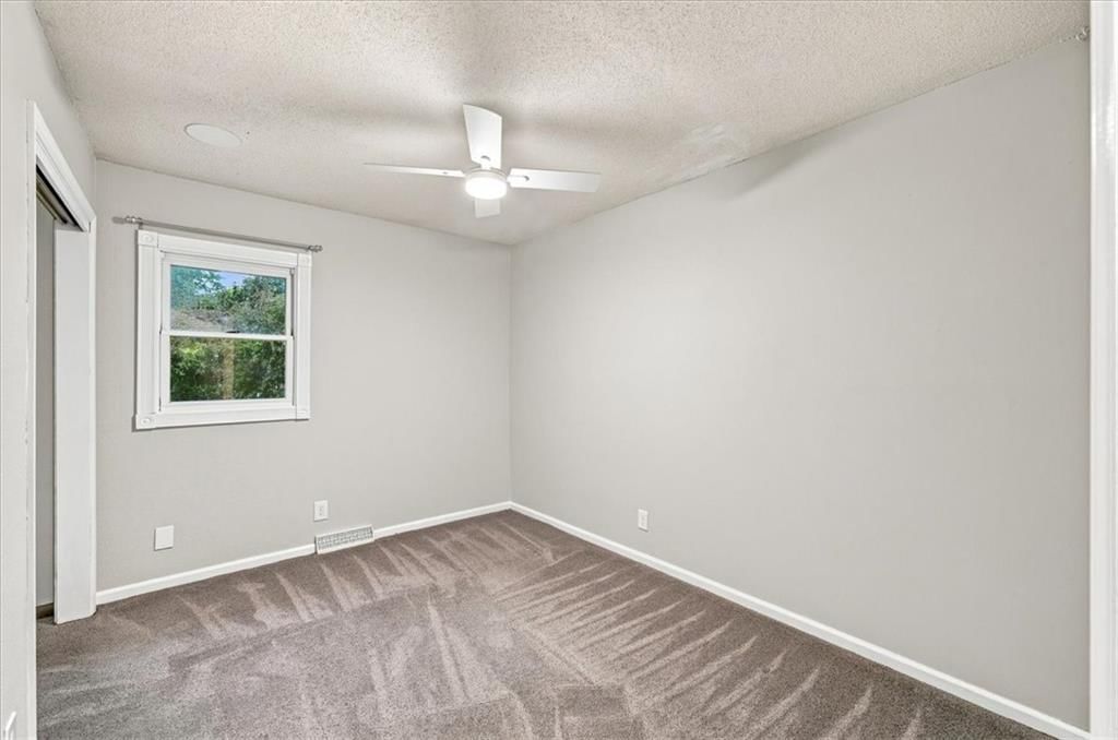 2100 E Taylor Drive — photo 22