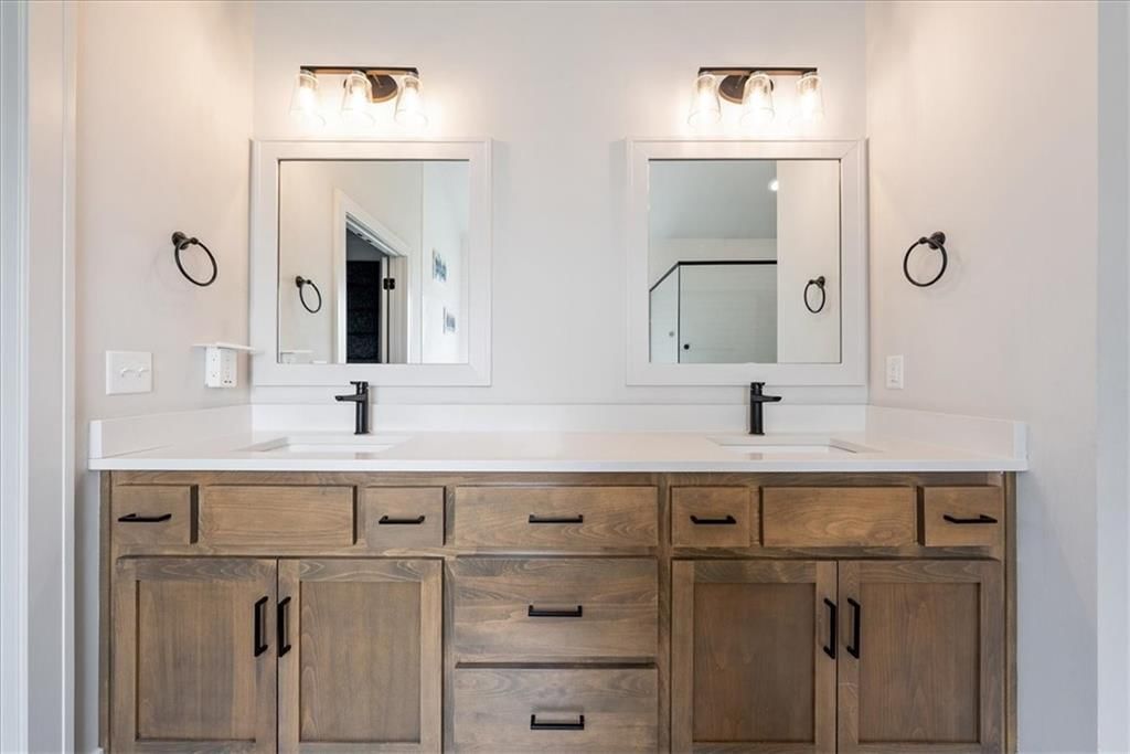 Photo 30 of 58 - 13403 W 181st Terrace, Overland Park, KS 66013