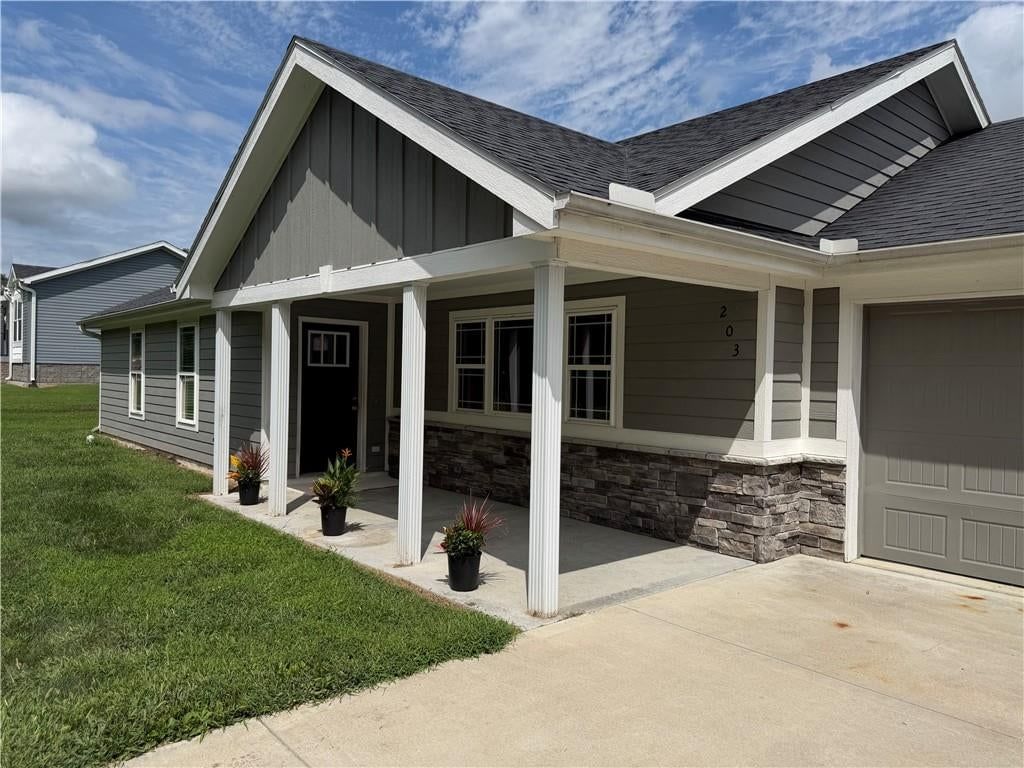 Photo 4 of 30 - 203 Valley Street, Lathrop, MO 64465