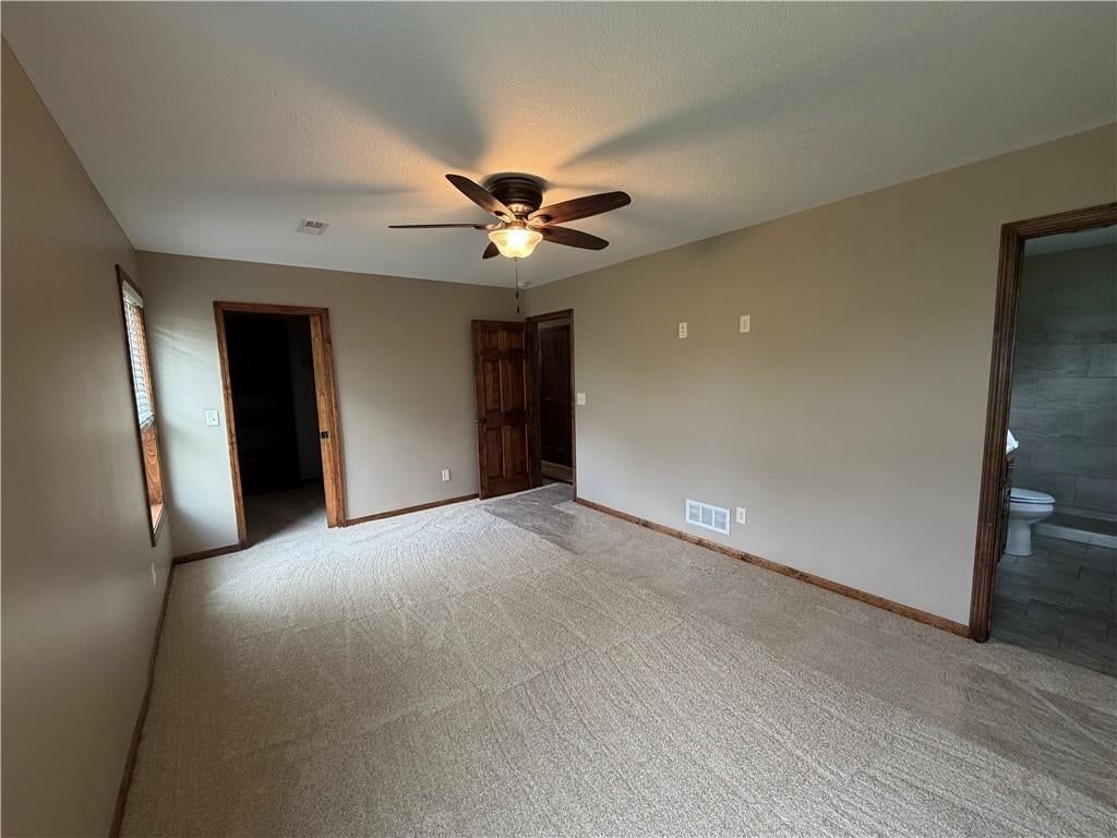 Photo 17 of 30 - 203 Valley Street, Lathrop, MO 64465