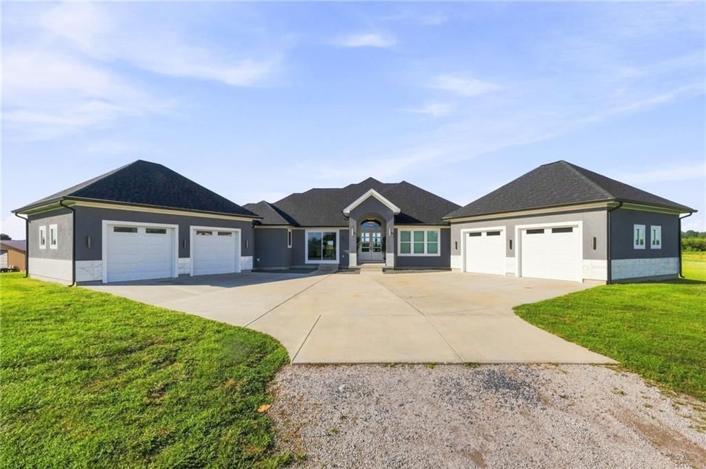 12006 E 195th Street, Raymore, MO: listing photo 2