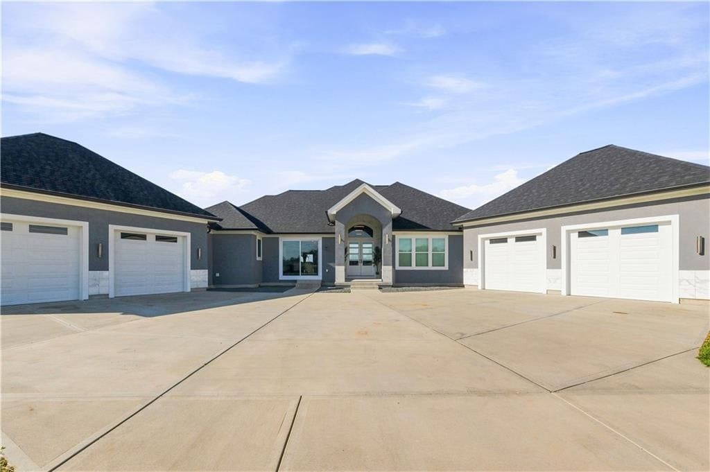 Photo 5 of 85 - 12006 E 195th Street, Raymore, MO 64083