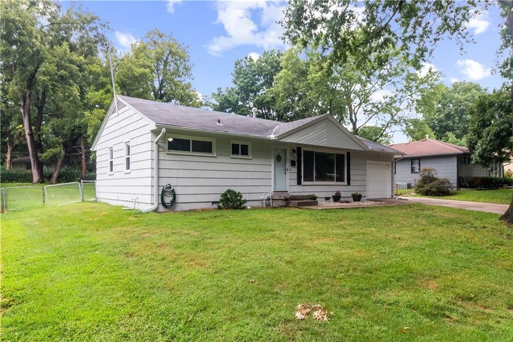 110 Manor Drive — photo 1