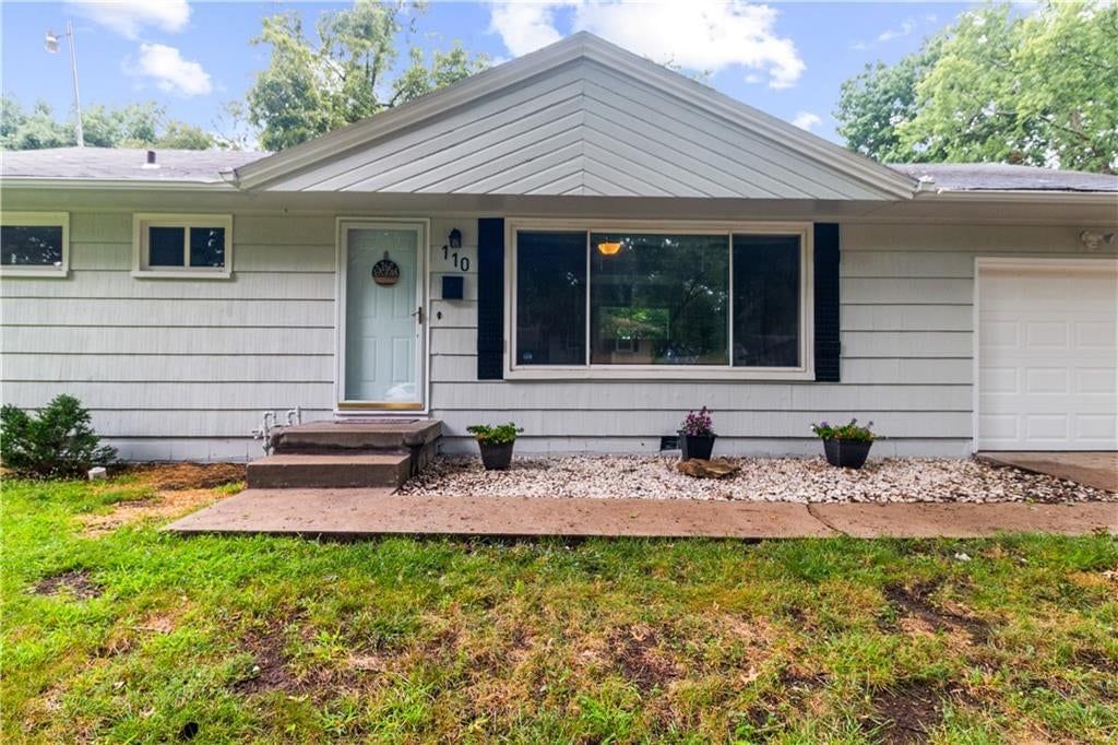 110 Manor Drive — photo 2