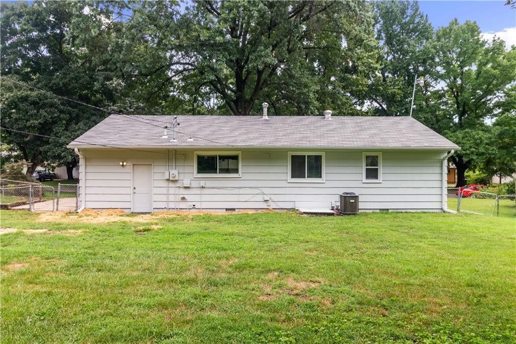 110 Manor Drive — photo 20