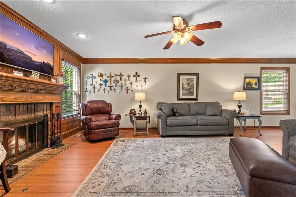 Photo 7 of 45 - 3907 73rd Street, Kansas City, MO 64151