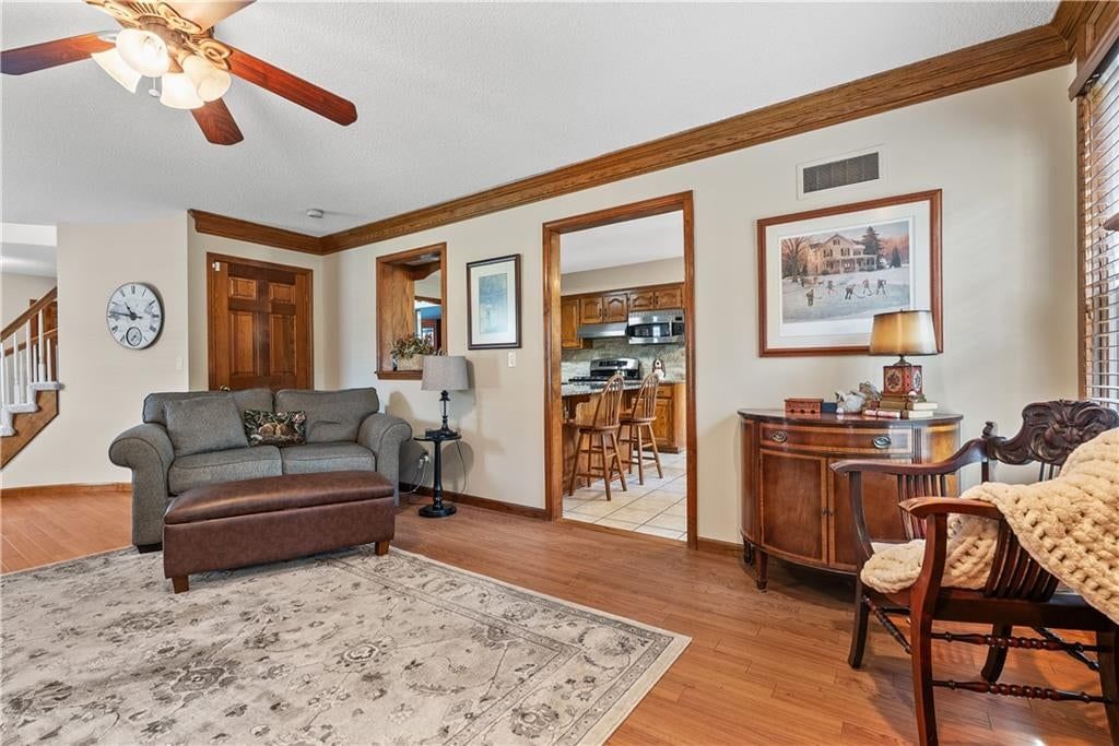 Photo 8 of 45 - 3907 73rd Street, Kansas City, MO 64151
