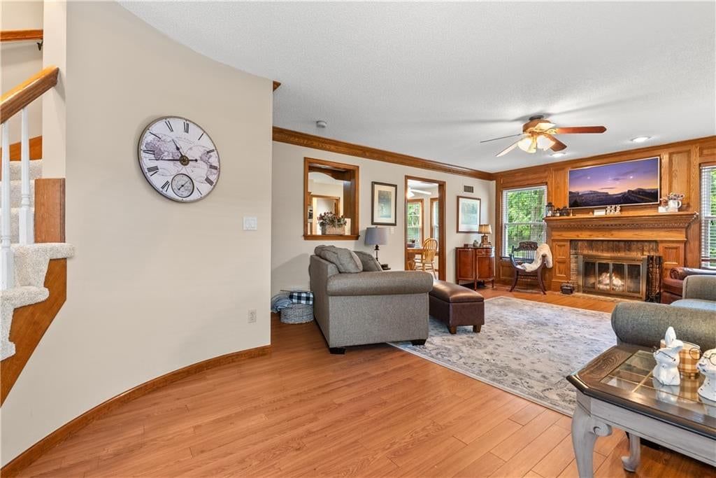 Photo 10 of 45 - 3907 73rd Street, Kansas City, MO 64151