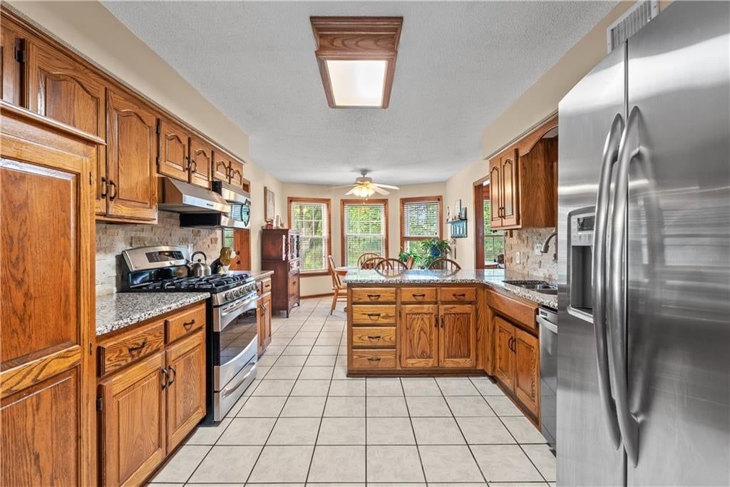 Photo 12 of 45 - 3907 73rd Street, Kansas City, MO 64151