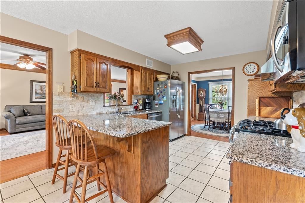 Photo 15 of 45 - 3907 73rd Street, Kansas City, MO 64151