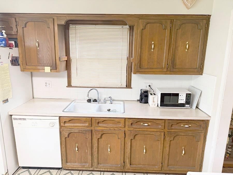 Photo 8 of 99 - 1012 SW 16th Street, Blue Springs, MO 64015
