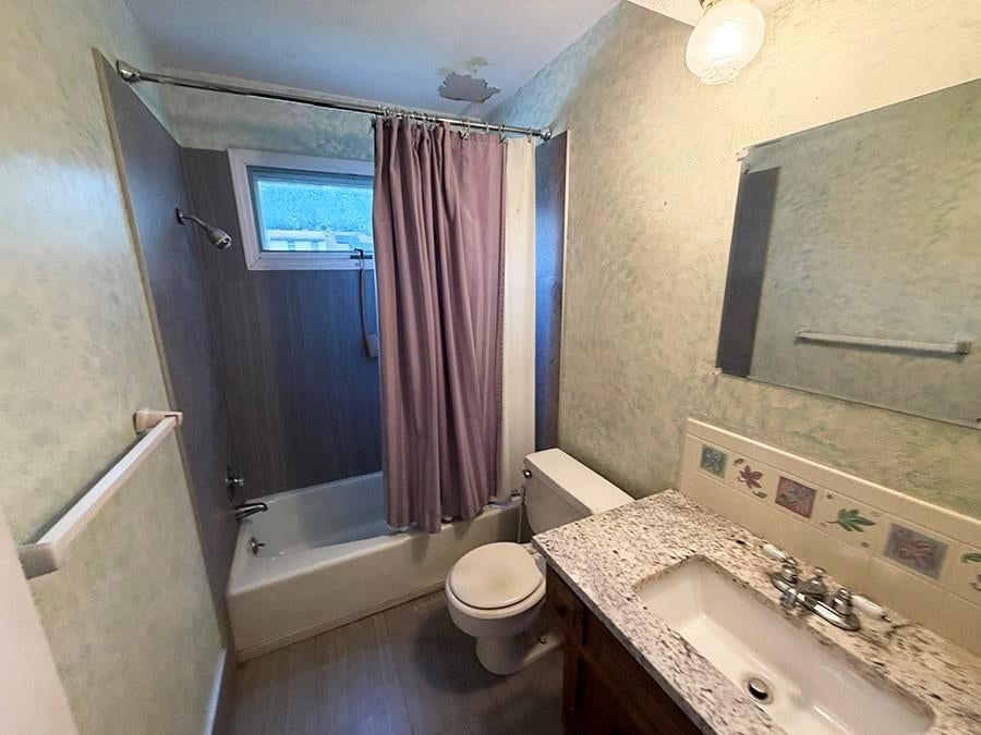Photo 17 of 99 - 1012 SW 16th Street, Blue Springs, MO 64015
