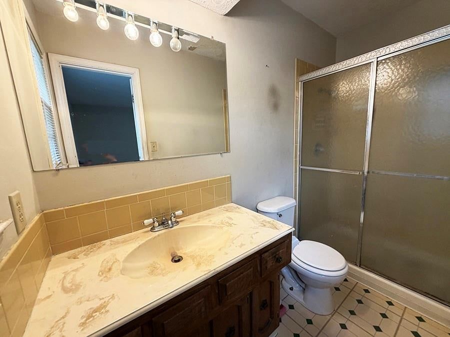 Photo 22 of 99 - 1012 SW 16th Street, Blue Springs, MO 64015