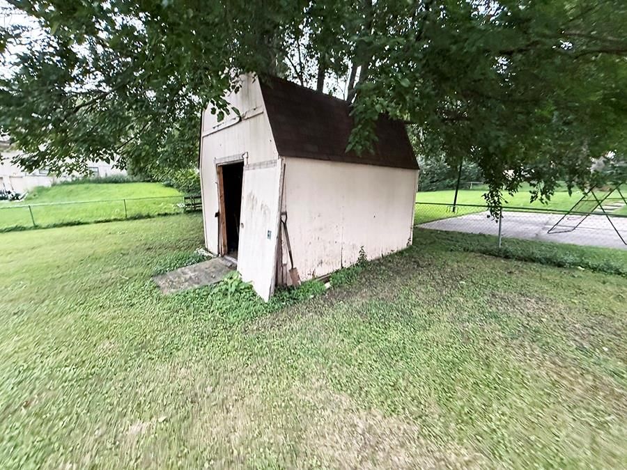 Photo 33 of 99 - 1012 SW 16th Street, Blue Springs, MO 64015