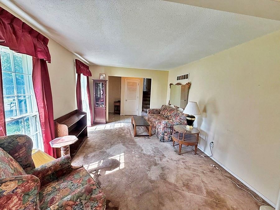Photo 48 of 99, 1012 SW 16th Street, Blue Springs, MO 64015