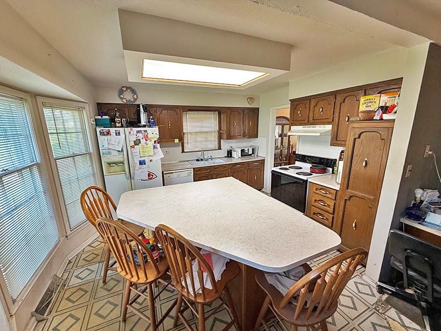 Photo 49 of 99 - 1012 SW 16th Street, Blue Springs, MO 64015