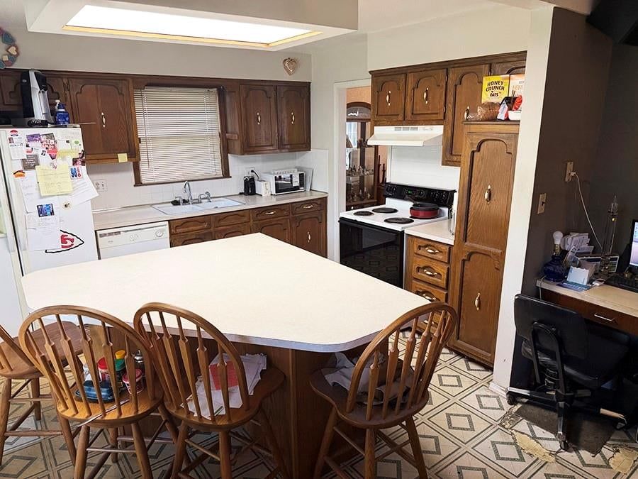 Photo 57 of 99 - 1012 SW 16th Street, Blue Springs, MO 64015