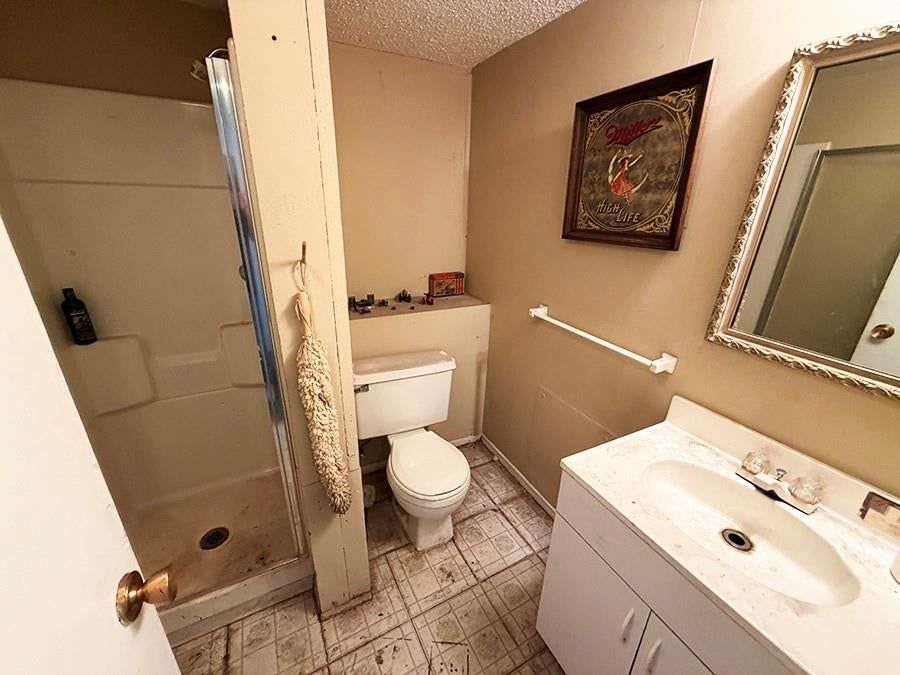 Photo 81 of 99 - 1012 SW 16th Street, Blue Springs, MO 64015