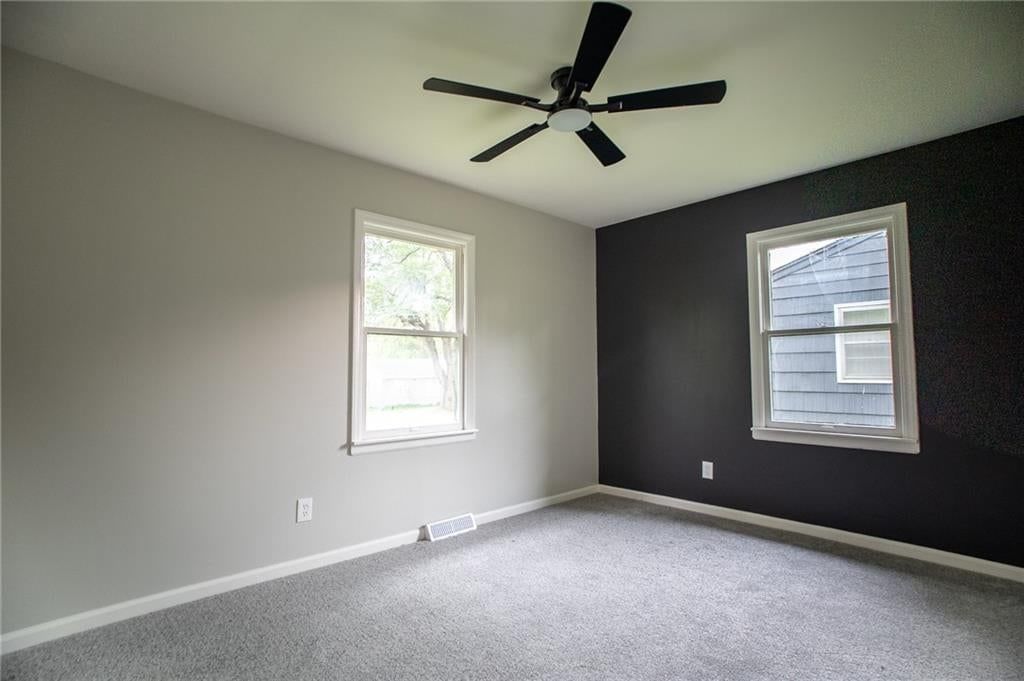 6122 Longwood Avenue — photo 14