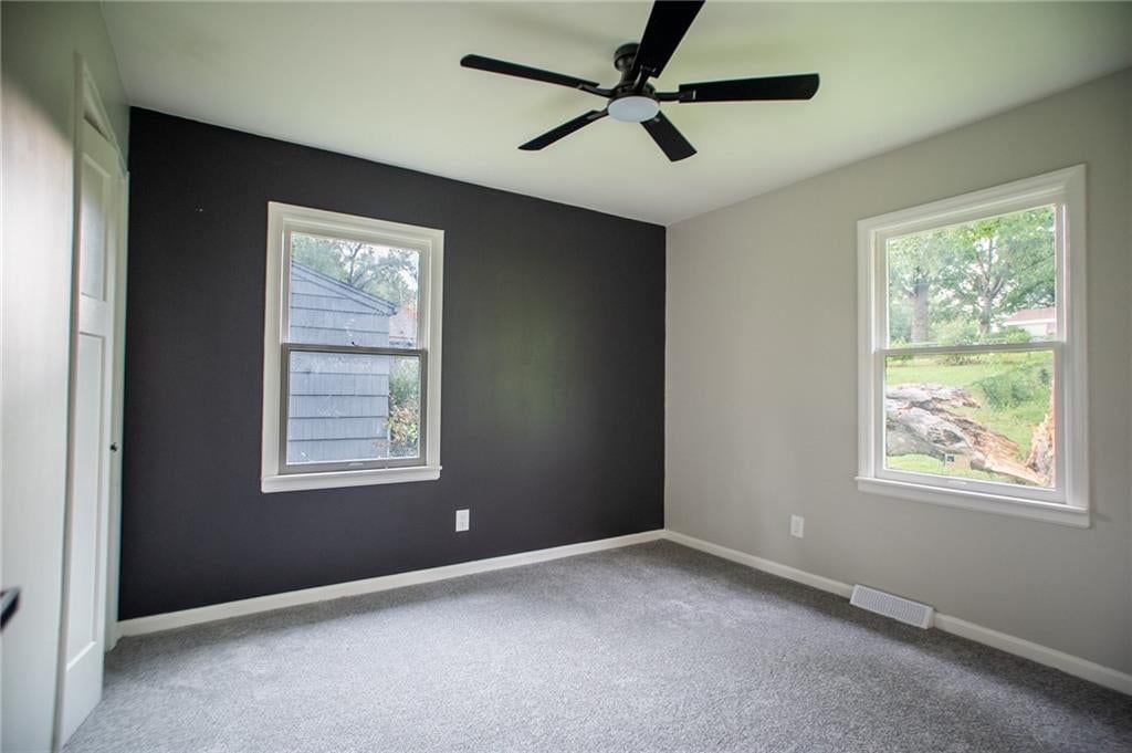 6122 Longwood Avenue — photo 16
