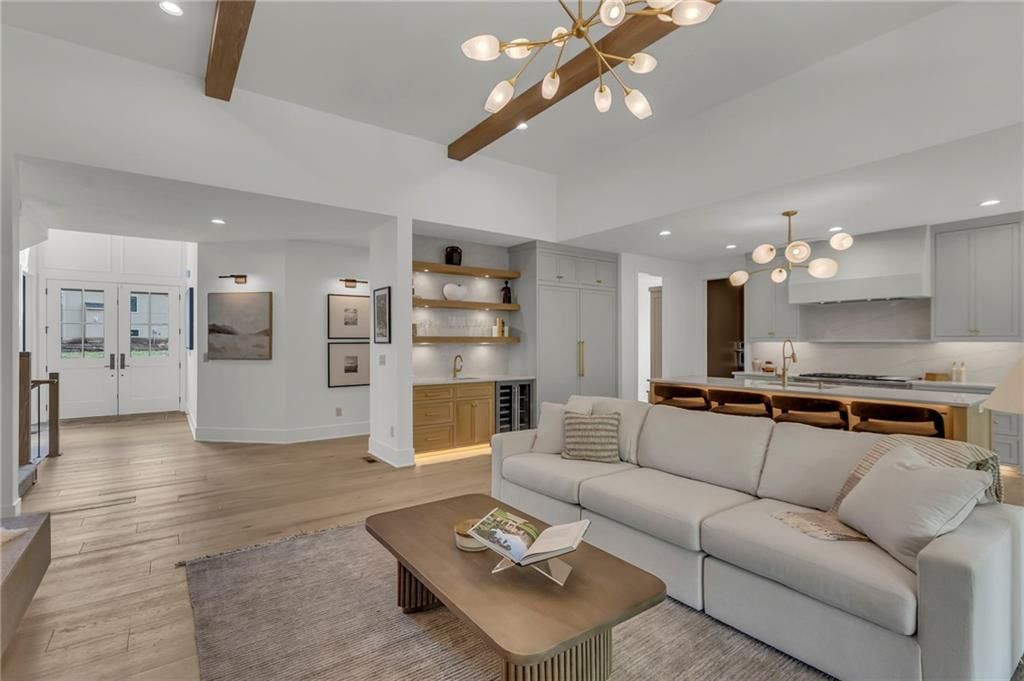 Photo 10 of 46 - 18400 Floyd Street, Overland Park, KS 66085