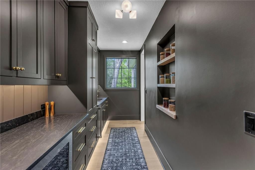 Photo 22 of 46 - 18400 Floyd Street, Overland Park, KS 66085