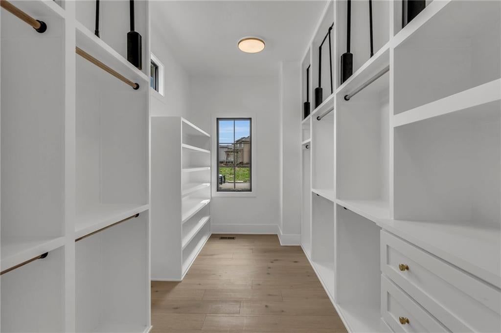 Photo 29 of 46 - 18400 Floyd Street, Overland Park, KS 66085