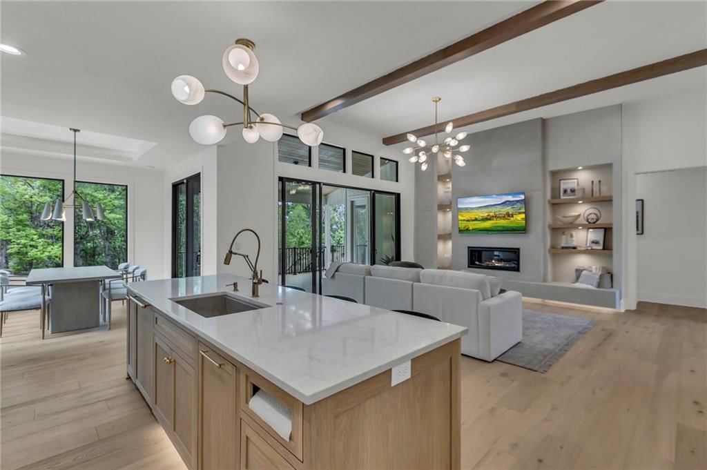 Photo 31 of 46 - 18400 Floyd Street, Overland Park, KS 66085