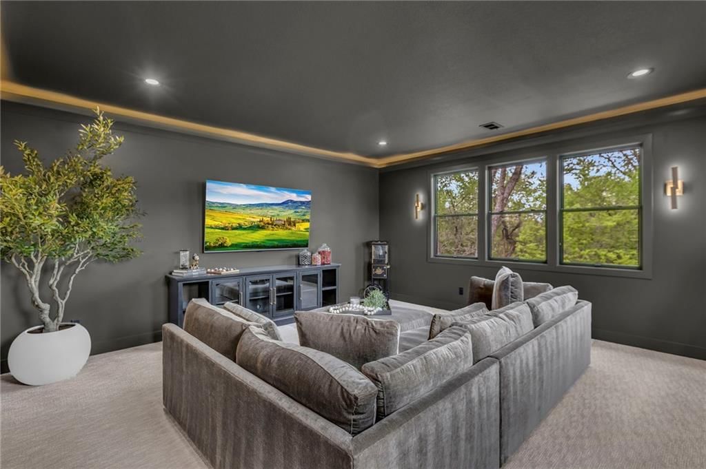 Photo 32 of 46 - 18400 Floyd Street, Overland Park, KS 66085
