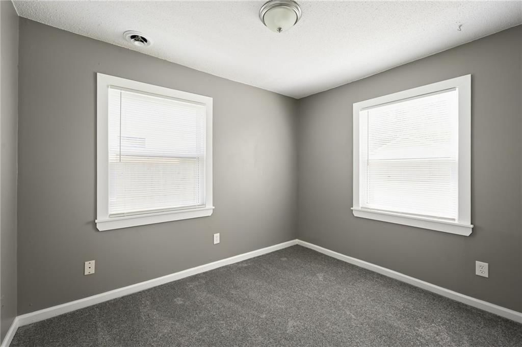 5041 Forest Avenue — photo 13