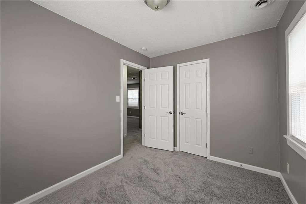 5041 Forest Avenue — photo 14